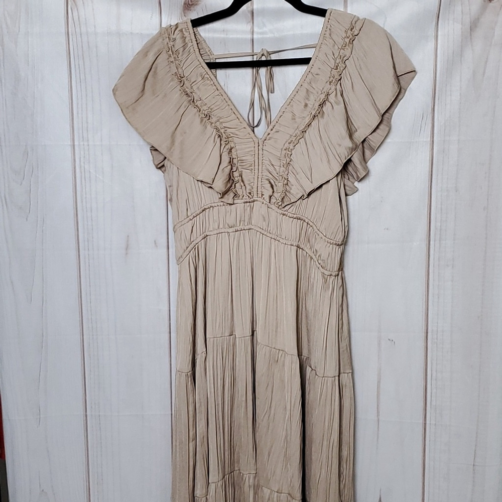 NWT Nude/Tan Tahari Dress Size L